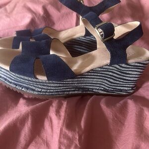 Navy Blue Clark’s wedge shoes size 8